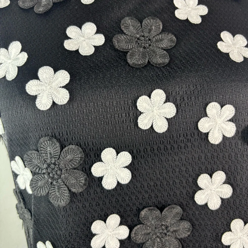 Frank Lyman Monteal black and white daisy knit dress - Picture 3 of 7